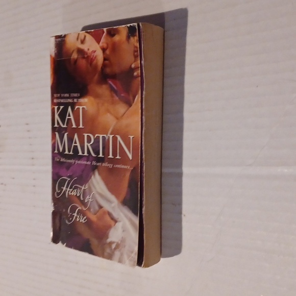 $4 Add-on "Heart of Fire" by Kat Martin - Paperback Book - Picture 5 of 10